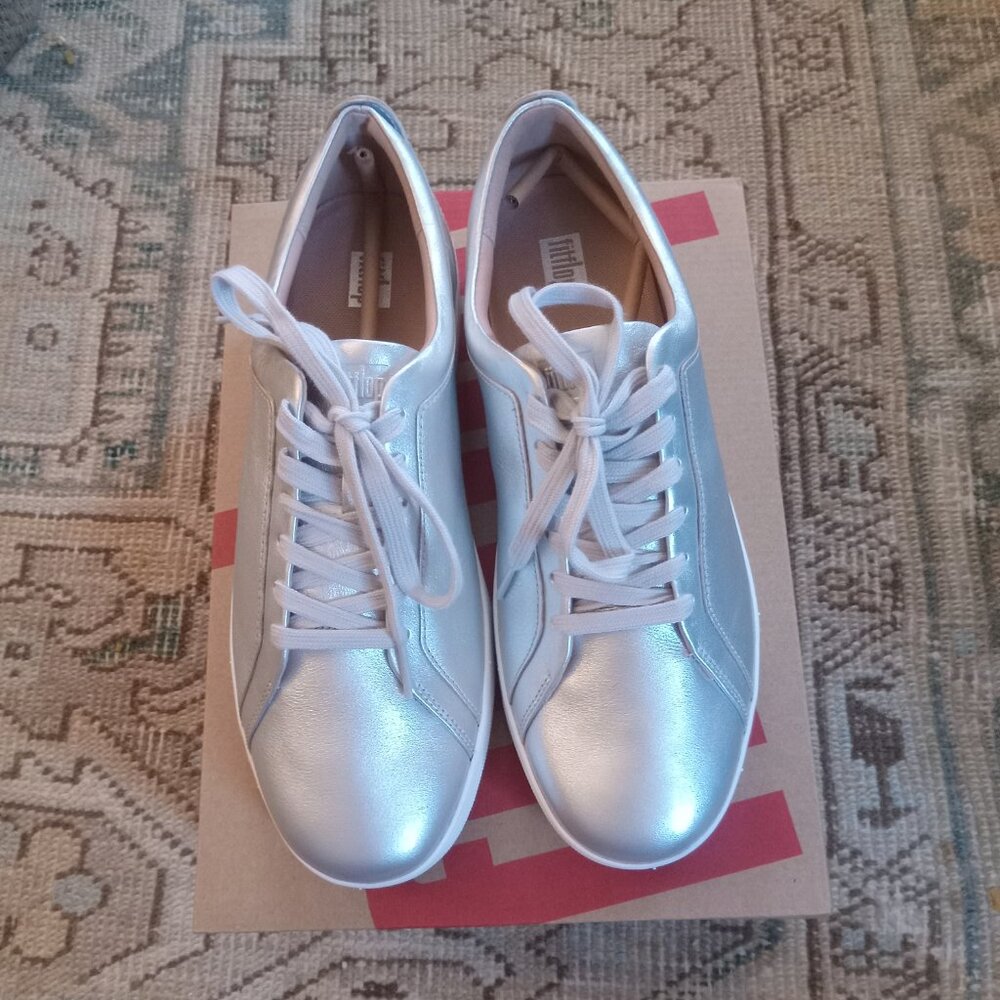 NWT Fitflop Rally Sneakers Silver size 9